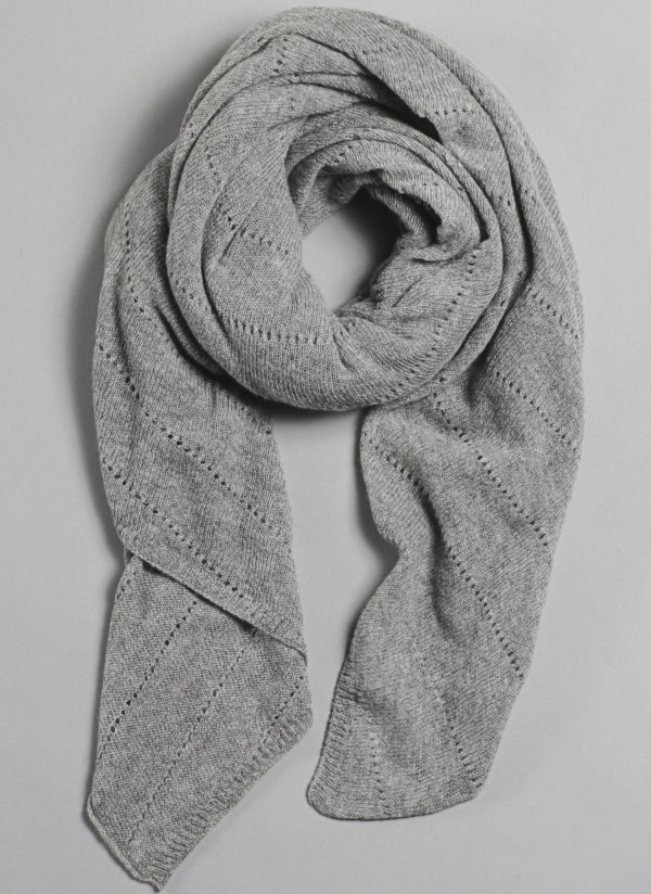 Cashmere Over-Sized V-Knit Repeat Scarf in Fog