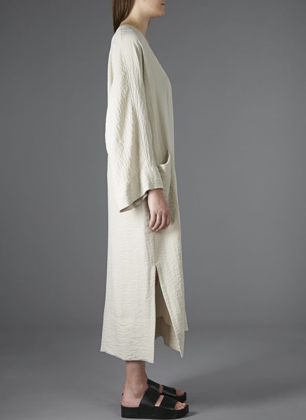 PATCH POCKET KAFTAN DRESS IN DESERT RIPPLE CLOTH - Image 3