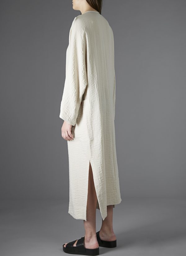 PATCH POCKET KAFTAN DRESS IN DESERT RIPPLE CLOTH - Image 4