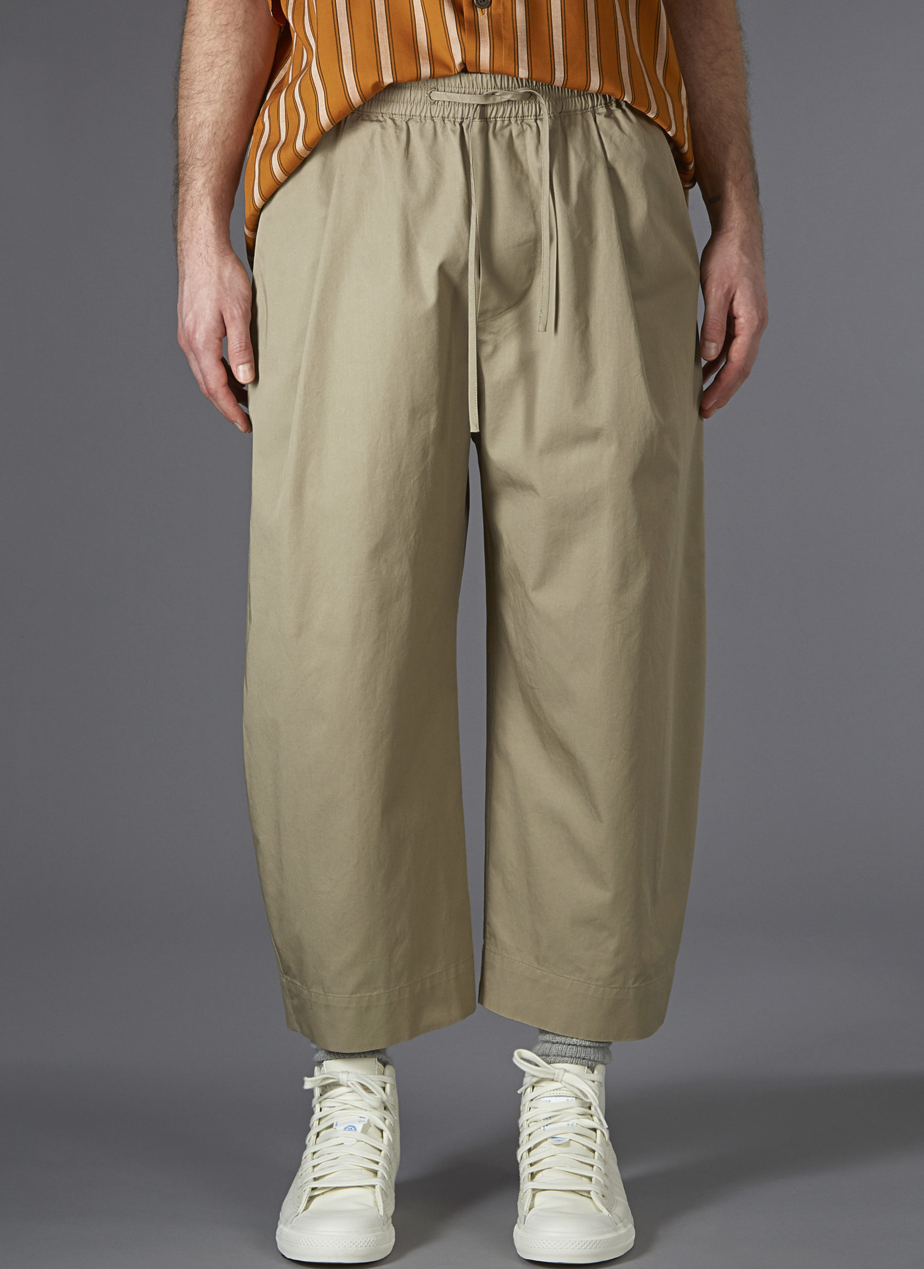 khaki baggy pants