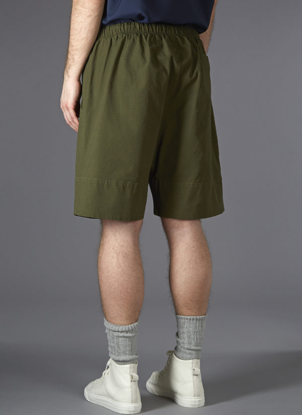 BAGGY CRUISER SHORT IN ARMY GREEN - Image 3
