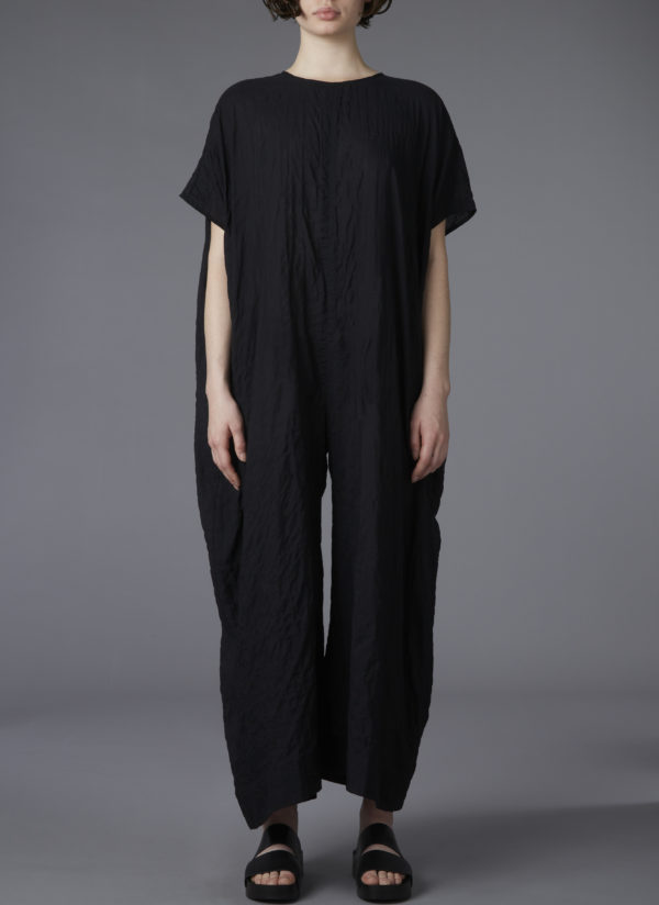 BOX JUMPSUIT IN BLACK CRINKLE LAWN