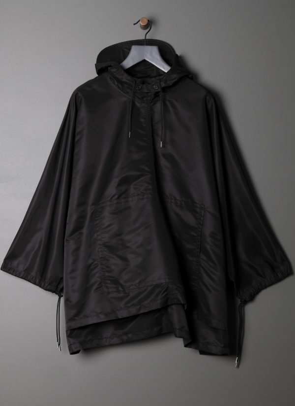 HOODED PONCHO IN BLACK