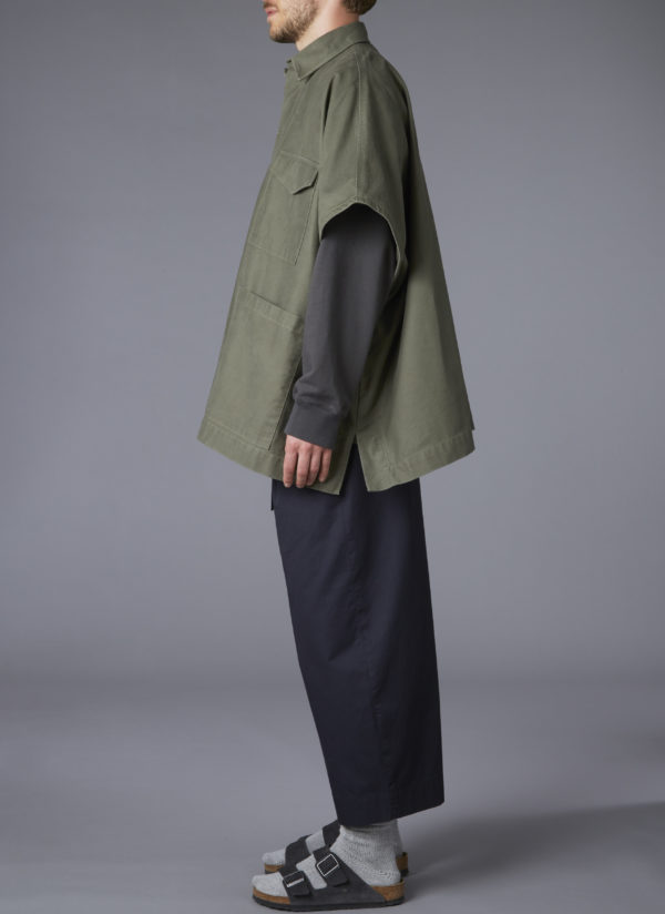 4-POCKET SHIRT PONCHO IN ARMY GREEN - Image 2