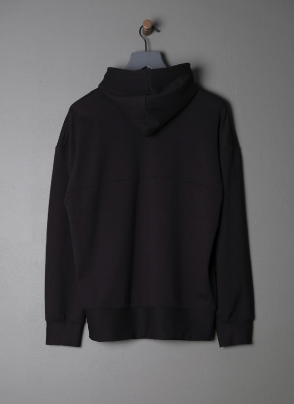 BIG HOODIE IN BLACK - Image 2