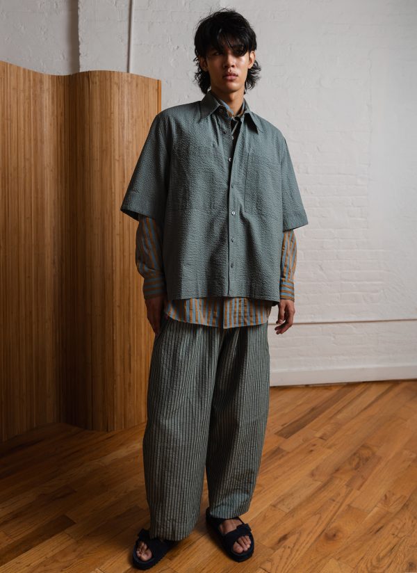 S/S MODERNIST SHIRT IN SAGE GREY SEERSUCKER CRINKLE