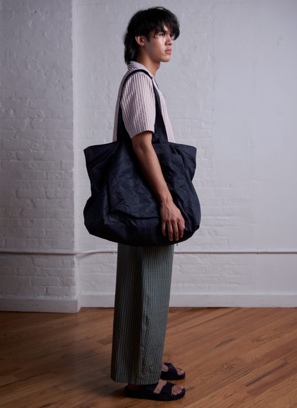 TRI POCKET SLOUCHY TOTE IN MIDNIGHT BLUE CRUSHED NYLON TWILL - Image 2