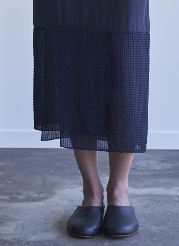 COLUMN-SLIP DRESS IN MIDNIGHT BLUE SHEER CRINKLE - Image 4