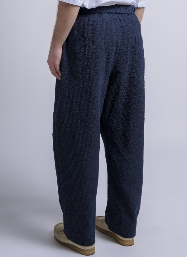 PLEATED CRUISER PANT IN MIDNIGHT BLUE SEERSUCKER CRINKLE - Image 5