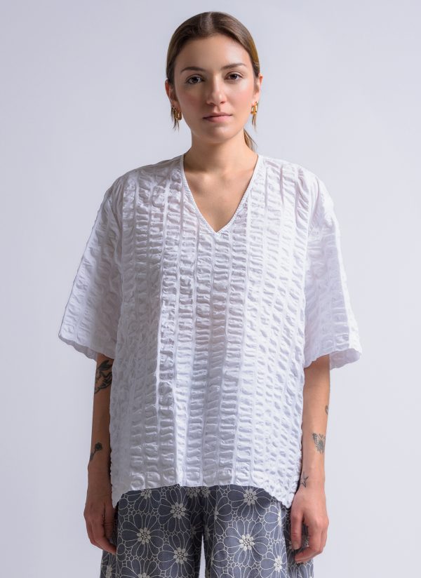 V-NECK EASY TOP IN WHITE MACRO CRINKLE - Image 2