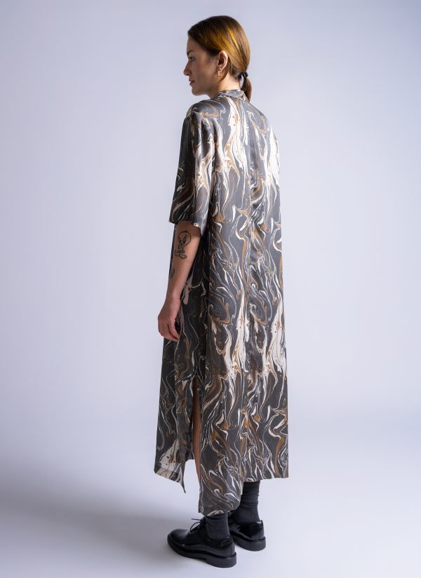 GALLERY DRESS IN CHARCOAL MARBLE PRINT - Image 5