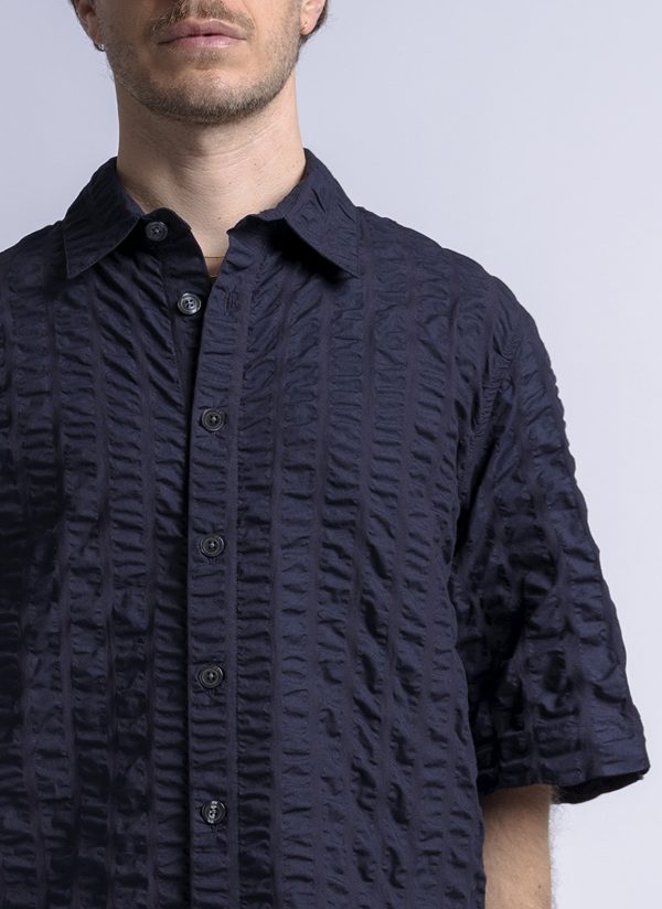 S/S BOX SHIRT IN MIDNIGHT BLUE MACRO LINE CRINKLE - Image 3