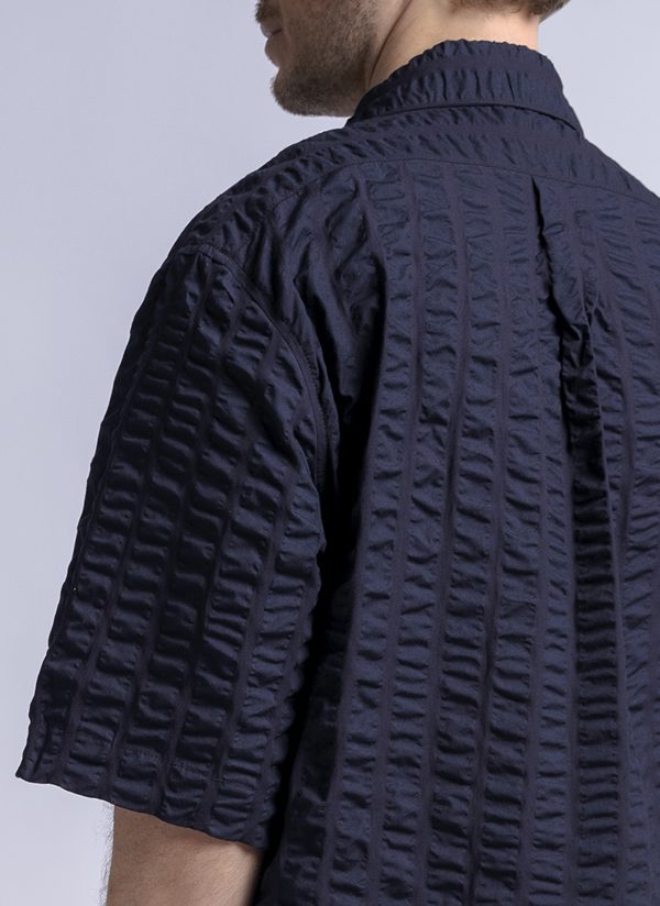 S/S BOX SHIRT IN MIDNIGHT BLUE MACRO LINE CRINKLE - Image 6