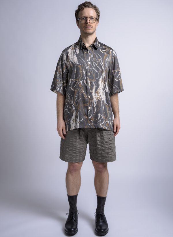 S/S BOX SHIRT IN CHARCOAL MARBLE PRINT - Image 3