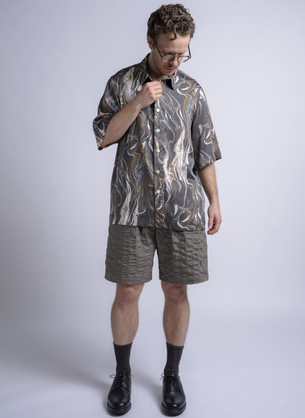 S/S BOX SHIRT IN CHARCOAL MARBLE PRINT - Image 2