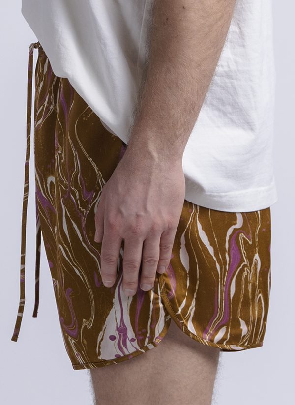 TRACK SHORT IN CURRY MARBLE PRINT - Image 6