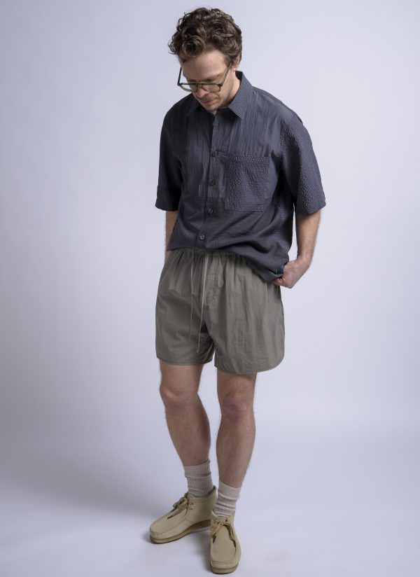 TRACK SHORT IN SMOKY ASH PARACHUTE NYLON - Image 2