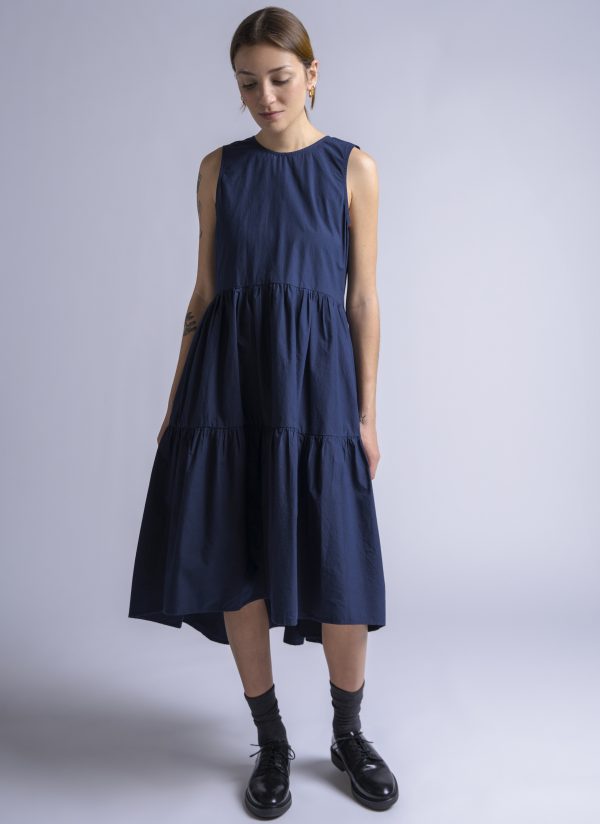 SLEEVELESS VIRAGO DRESS IN MIDNIGHT BLUE ENZYME WASHED POPLIN