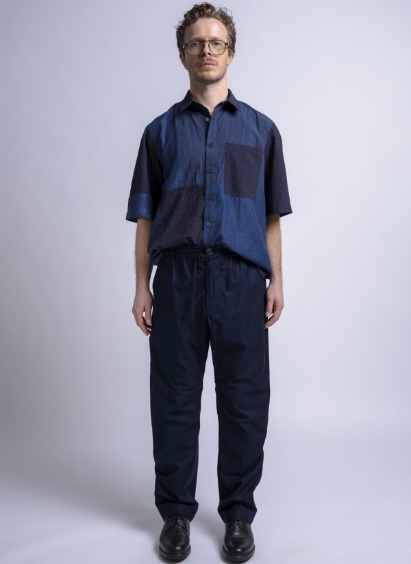 RELAXED GUSSET EASY PANT IN MIDNIGHT BLUE CREPE SATEEN - Image 2
