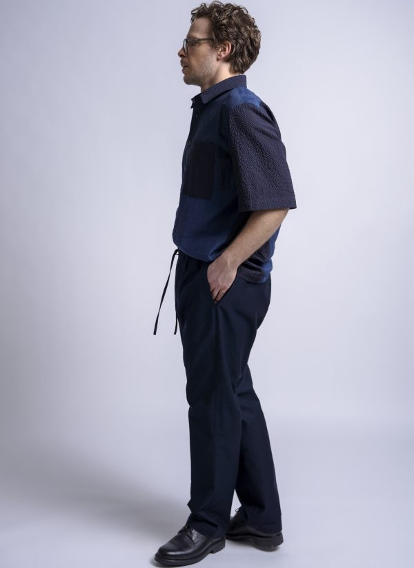 RELAXED GUSSET EASY PANT IN MIDNIGHT BLUE CREPE SATEEN - Image 3