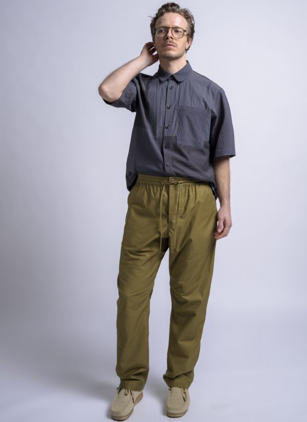 RELAXED GUSSET EASY PANT IN OLIVE CREPE SATEEN