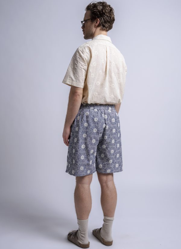 PTO EASY SHORT IN COOL GREY FLOWER DECO - Image 6