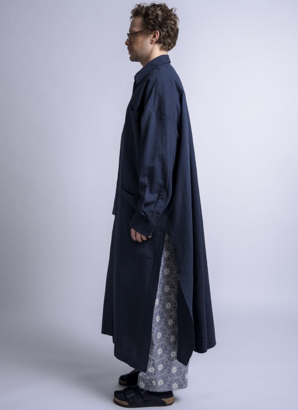 RELAXED KAFTAN SHIRT IN MIDNIGHT BLUE SEERSUCKER CRINKLE