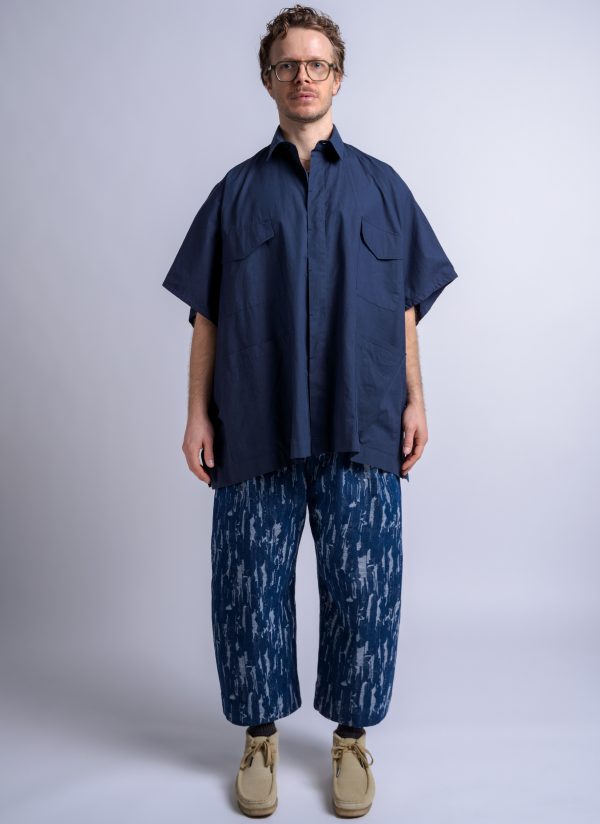 4 POCKET SHIRT PONCHO IN MIDNIGHT BLUE WASHED POPLIN - Image 3