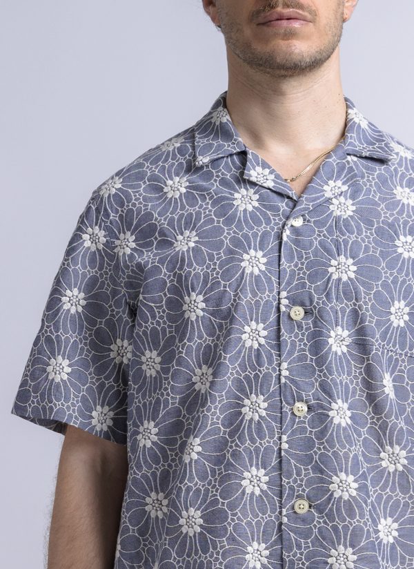 S/S PTO SHIRT IN COOL GREY FLOWER DECO - Image 3
