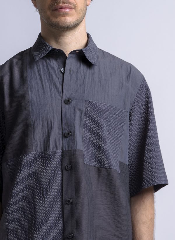 S/S PANEL BOX SHIRT IN CHARCOAL PATCHWORK - Image 3