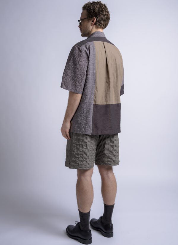 S/S PANEL BOX SHIRT IN KHAKI PATCHWORK - Image 3