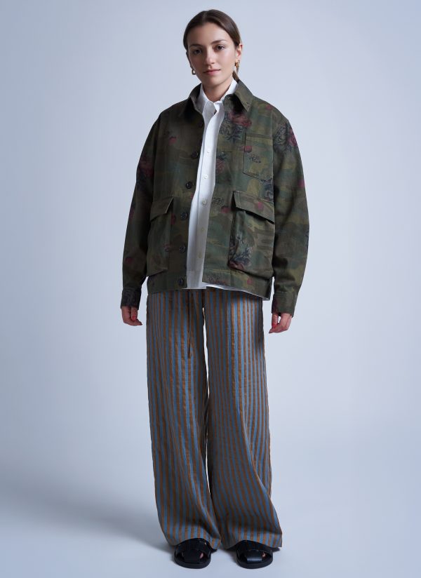 PHOTOGRAPHER JACKET IN ARMY GREEN GARDEN CAMO - Image 9