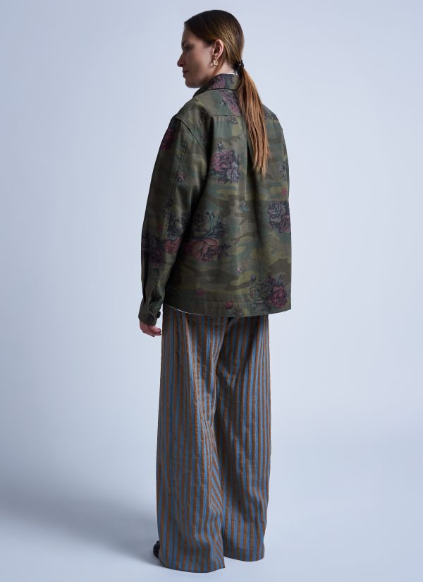 PHOTOGRAPHER JACKET IN ARMY GREEN GARDEN CAMO - Image 5
