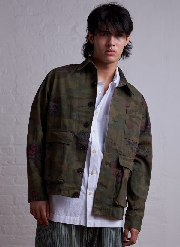 PHOTOGRAPHER JACKET IN ARMY GREEN GARDEN CAMO - Image 2