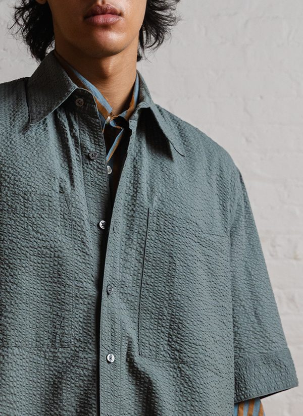 S/S MODERNIST SHIRT IN SAGE GREY SEERSUCKER CRINKLE - Image 5