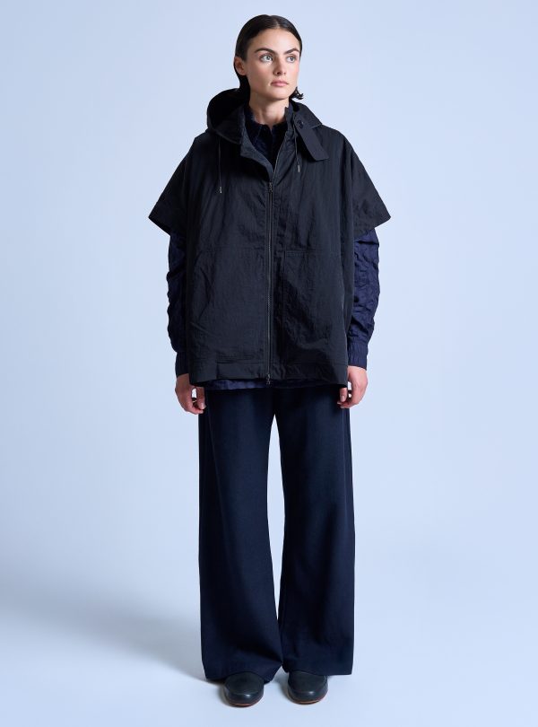 TRACKER PONCHO IN BLACK NYLON TWILL - Image 10