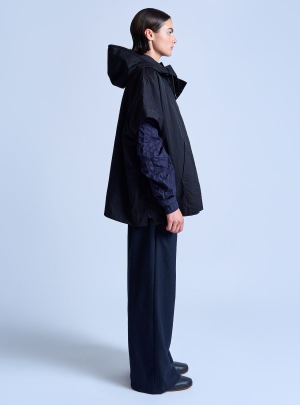 TRACKER PONCHO IN BLACK NYLON TWILL - Image 7