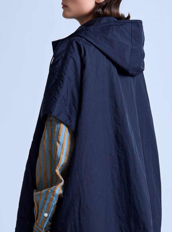 TRACKER PONCHO IN MIDNIGHT BLUE NYLON TWILL - Image 10