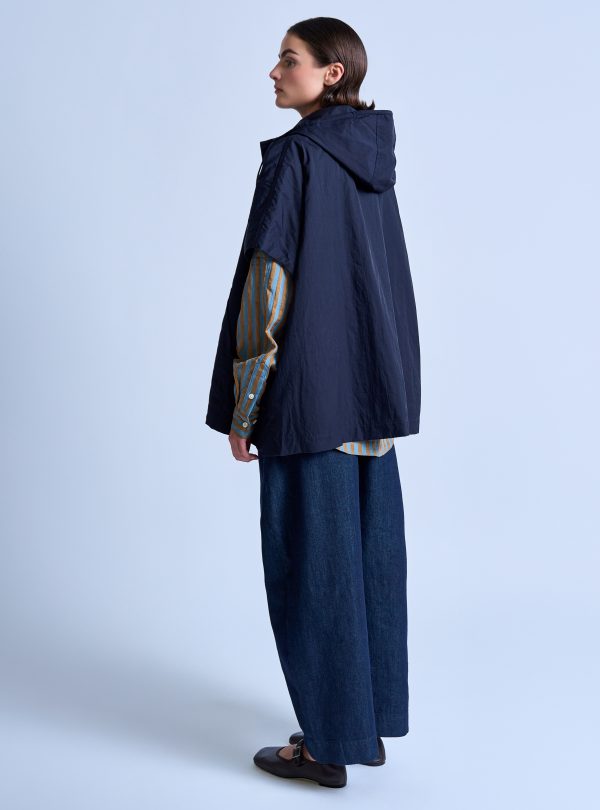 TRACKER PONCHO IN MIDNIGHT BLUE NYLON TWILL - Image 9
